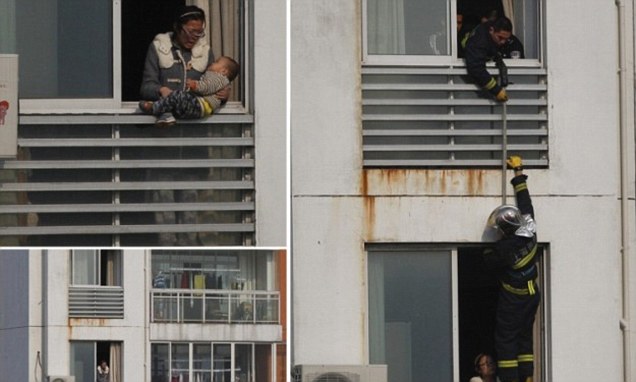 Wanita China Ancam Lempar Anaknya dari Lantai 12 Rumah Susun